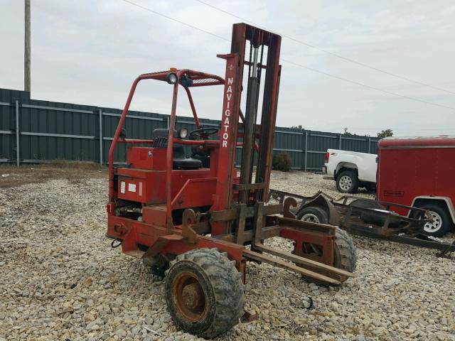 82712 - 2004 CHALET FORKLIFT RED photo 1