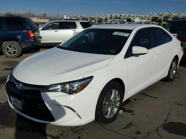 4T1BF1FK4GU575397 - 2016 TOYOTA CAMRY LE WHITE photo 2