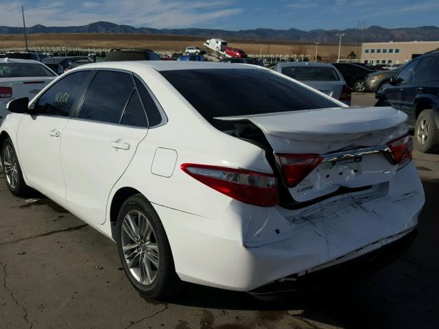 4T1BF1FK4GU575397 - 2016 TOYOTA CAMRY LE WHITE photo 3