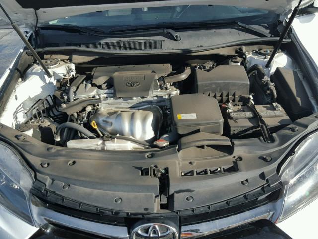 4T1BF1FK4GU575397 - 2016 TOYOTA CAMRY LE WHITE photo 7