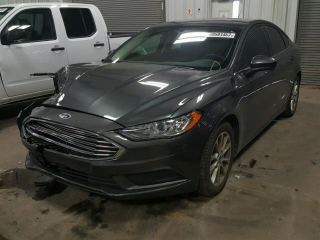 3FA6P0HD7HR363894 - 2017 FORD FUSION SE GRAY photo 2