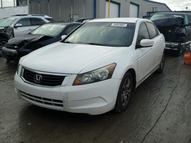 1HGCP2F42AA117364 - 2010 HONDA ACCORD LXP WHITE photo 2