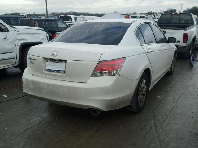 1HGCP2F42AA117364 - 2010 HONDA ACCORD LXP WHITE photo 4