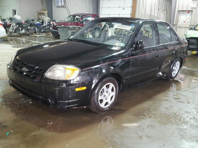 KMHCG45C25U646137 - 2005 HYUNDAI ACCENT GL BLACK photo 2