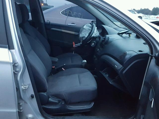 KL1TD56E69B333281 - 2009 CHEVROLET AVEO LS SILVER photo 5