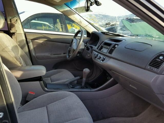 4T1BF32KX2U541393 - 2002 TOYOTA CAMRY LE ნაცრისფერი ფოტო 5