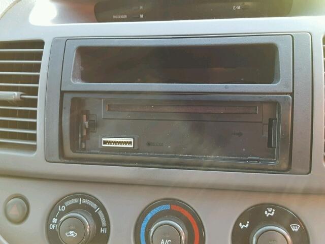 4T1BF32KX2U541393 - 2002 TOYOTA CAMRY LE ნაცრისფერი ფოტო 9