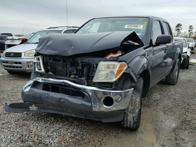 1N6AD07U05C418384 - 2005 NISSAN FRONTIER C BLACK photo 2