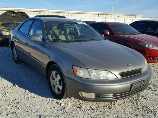 JT8BF28G0W0132770 - 1998 LEXUS ES 300 GOLD photo 1