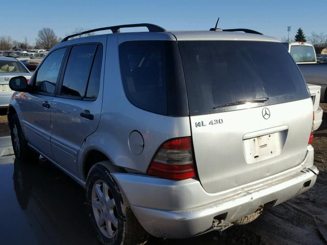 4JGAB72E5YA164930 - 2000 MERCEDES-BENZ ML 430 SILVER photo 3