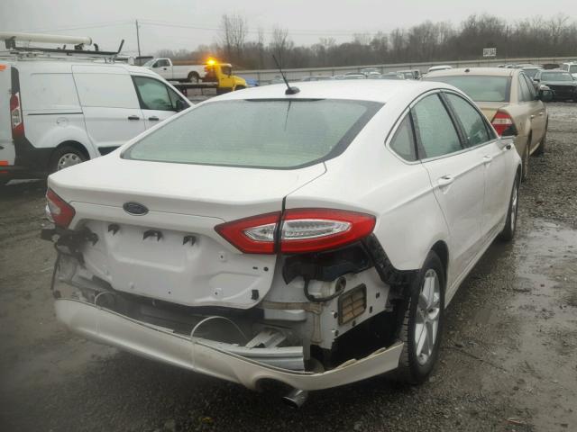 1FA6P0HD2E5384053 - 2014 FORD FUSION SE WHITE photo 4