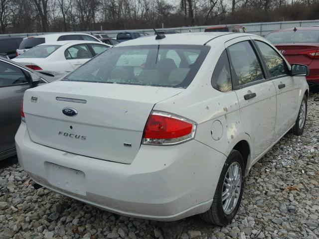 1FAHP35N59W112295 - 2009 FORD FOCUS SE WHITE photo 4