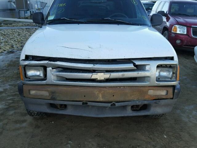 1GNDT13W1T2186372 - 1996 CHEVROLET BLAZER WHITE photo 9