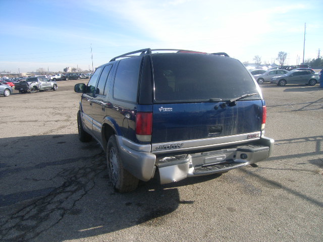 1GKDT13W612146704 - 2001 GMC JIMMY BLUE photo 3