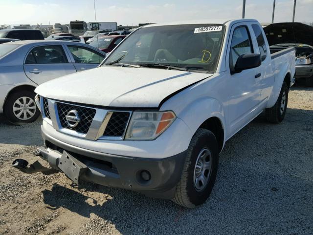 1N6BD06TX6C466411 - 2006 NISSAN FRONTIER K WHITE photo 2