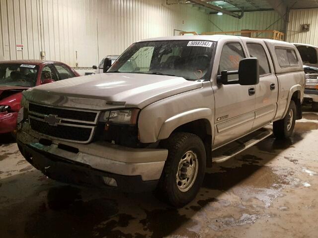 1GCGK13U57F150710 - 2007 CHEVROLET SILVERADO SILVER photo 2