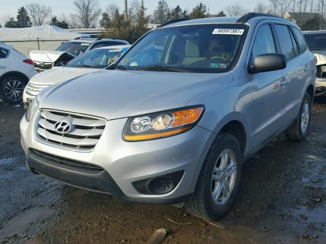 5NMSGDAB0AH381183 - 2010 HYUNDAI SANTA FE G SILVER photo 2