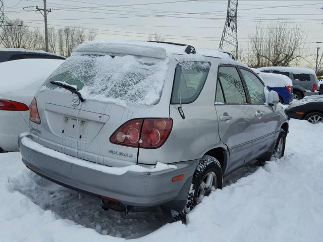 JT6HF10U6X0032012 - 1999 LEXUS RX 300 SILVER photo 4