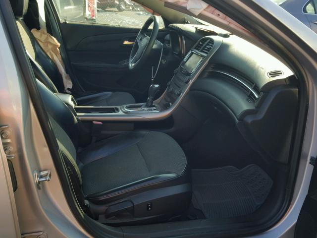 1G11D5SR7DF306111 - 2013 CHEVROLET MALIBU 1LT ვერცხლისფერი ფოტო 5