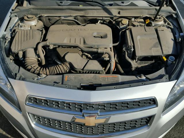 1G11D5SR7DF306111 - 2013 CHEVROLET MALIBU 1LT ვერცხლისფერი ფოტო 7