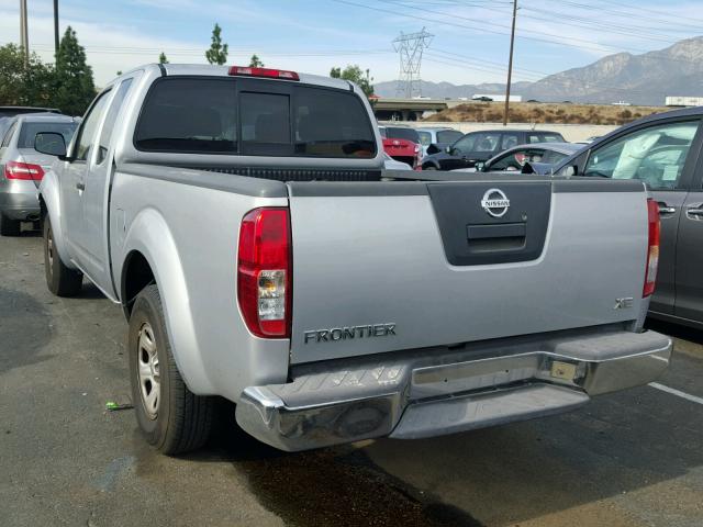 1N6BD06T47C422857 - 2007 NISSAN FRONTIER K SILVER photo 3