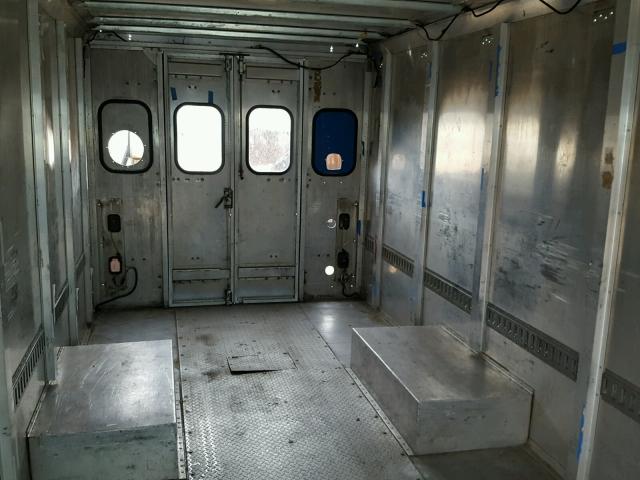 5B4KP42R813327288 - 2001 WORKHORSE CUSTOM CHASSIS COMMERCIAL 白色 照片 6