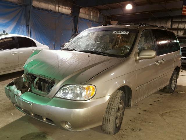 KNDUP131156667686 - 2005 KIA SEDONA EX GOLD photo 2