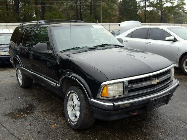 1GNDT13W1T2121778 - 1996 CHEVROLET BLAZER BLACK photo 1