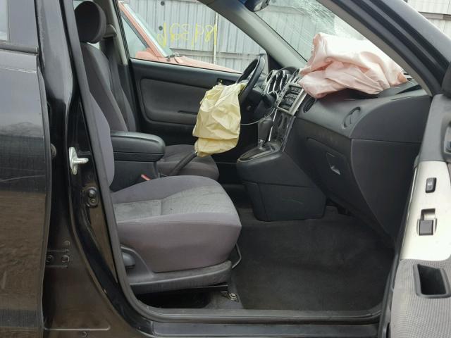2T1KR32E53C008985 - 2003 TOYOTA MATRIX BLACK photo 5