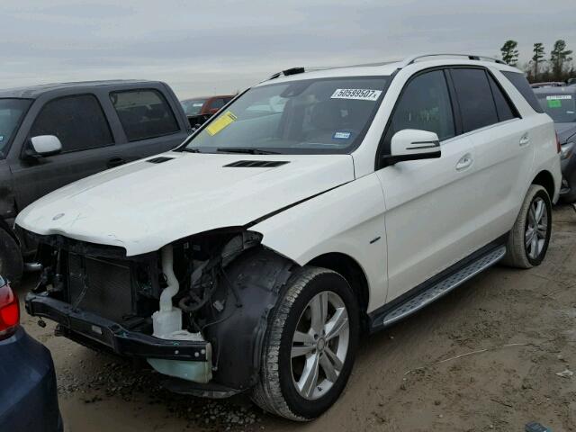 4JGDA5HB1CA095440 - 2012 MERCEDES-BENZ ML 350 4MA WHITE photo 2