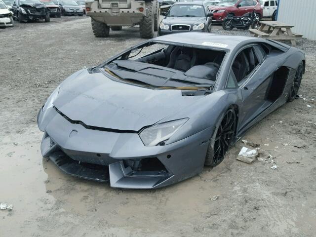 ZHWUC1ZD8DLA01805 - 2013 LAMBORGHINI AVENTADOR GRAY photo 2