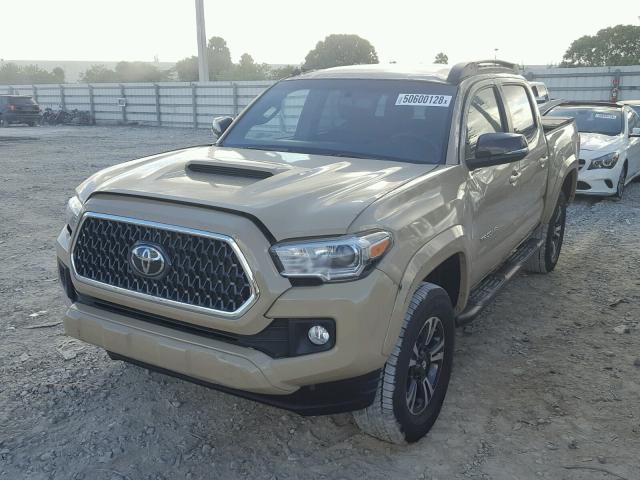 5TFCZ5AN4JX145948 - 2018 TOYOTA TACOMA DOU ბეჟი ფოტო 2