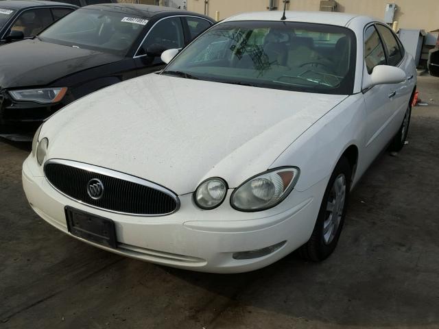 2G4WC532551233049 - 2005 BUICK LACROSSE C WHITE photo 2