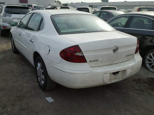 2G4WC532551233049 - 2005 BUICK LACROSSE C WHITE photo 3