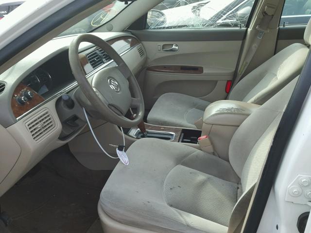 2G4WC532551233049 - 2005 BUICK LACROSSE C WHITE photo 5