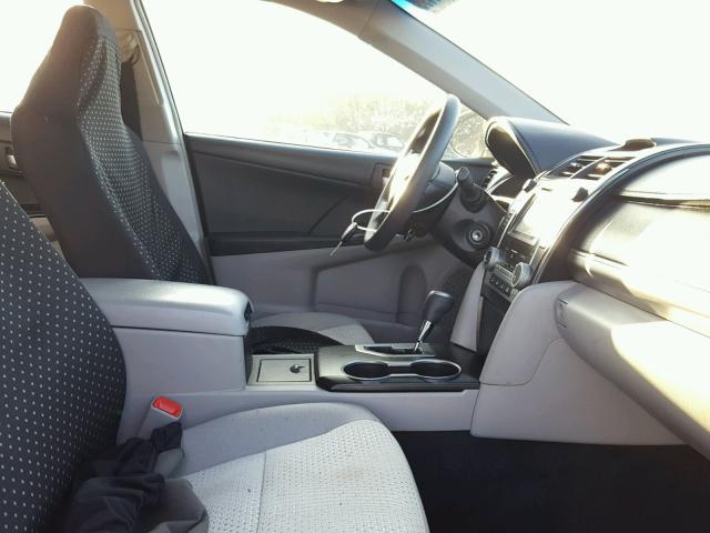 4T1BF1FKXCU047602 - 2012 TOYOTA CAMRY BASE SILVER photo 5