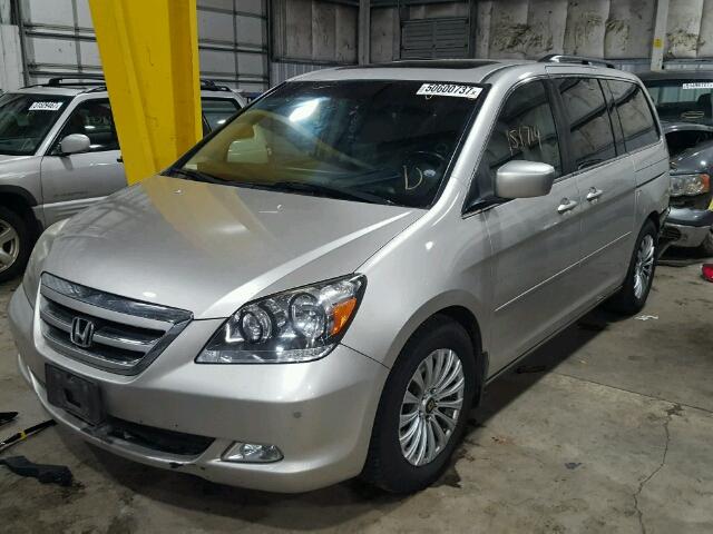 5FNRL38845B106180 - 2005 HONDA ODYSSEY TO SILVER photo 2