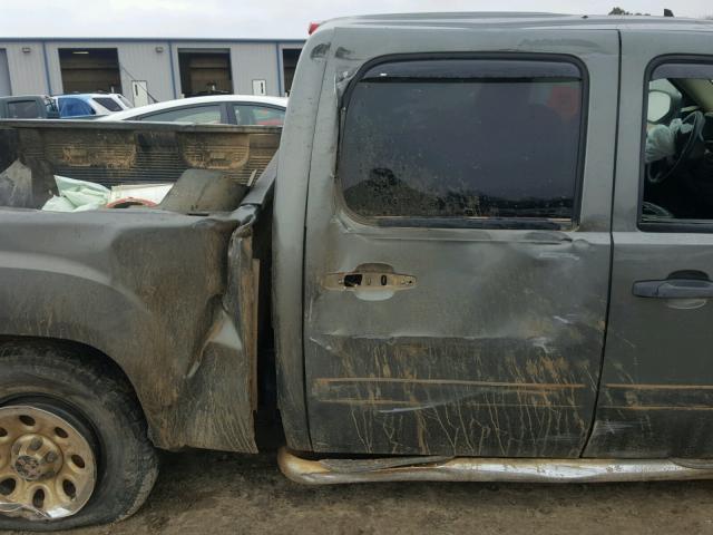 3GTP2UEA7BG285327 - 2011 GMC SIERRA K15 GRAY photo 9