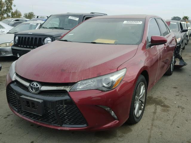 4T1BF1FK7FU894548 - 2015 TOYOTA CAMRY LE RED photo 2
