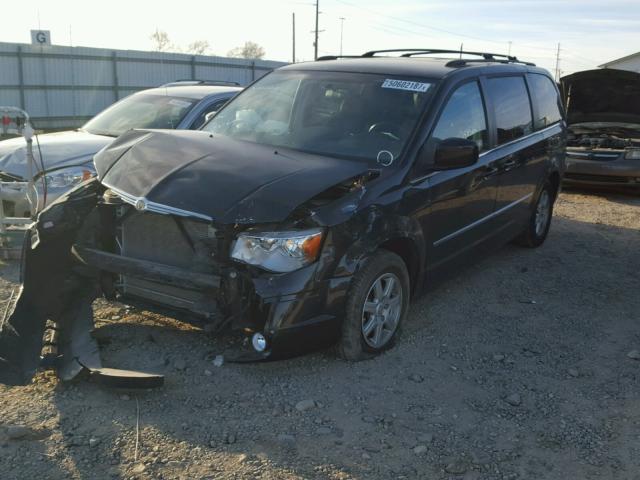 2A4RR8DX4AR480757 - 2010 CHRYSLER TOWN & COU BLACK photo 2