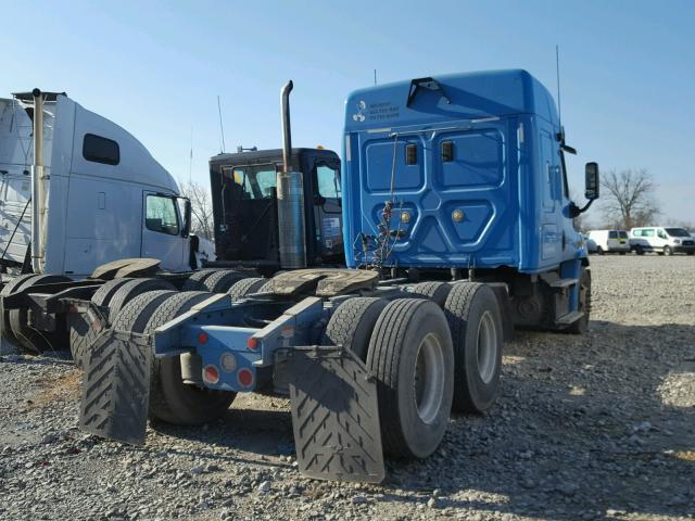 1FUJGHDV4CLBH5463 - 2012 FREIGHTLINER CASCADIA 1 BLUE photo 4