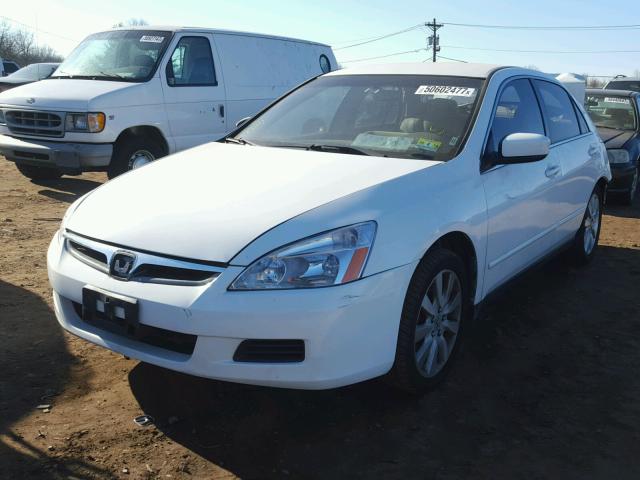 1HGCM56487A194937 - 2007 HONDA ACCORD LX WHITE photo 2