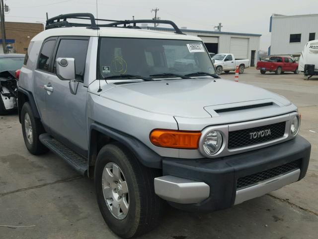 JTEZU11FX70012408 - 2007 TOYOTA FJ CRUISER GRAY photo 1