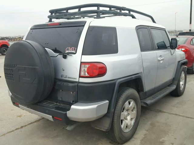 JTEZU11FX70012408 - 2007 TOYOTA FJ CRUISER GRAY photo 4