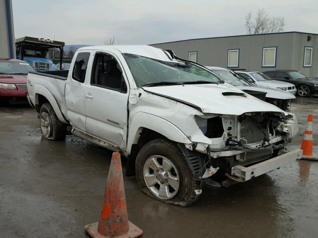 5TEUU42N76Z168751 - 2006 TOYOTA TACOMA ACC WHITE photo 1