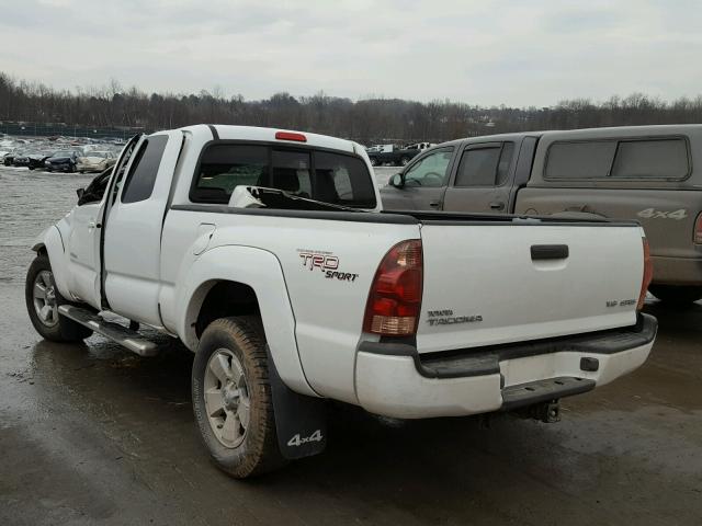 5TEUU42N76Z168751 - 2006 TOYOTA TACOMA ACC WHITE photo 3