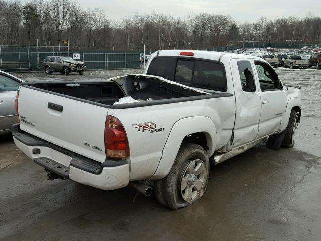 5TEUU42N76Z168751 - 2006 TOYOTA TACOMA ACC WHITE photo 4