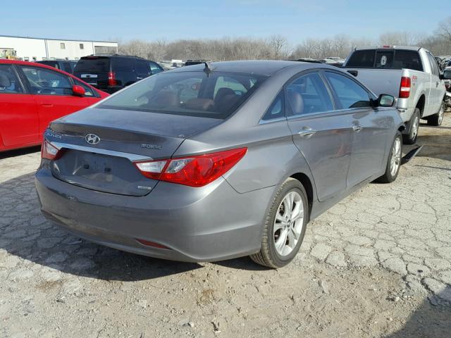 5NPEC4AC6BH275875 - 2011 HYUNDAI SONATA SE GRAY photo 4