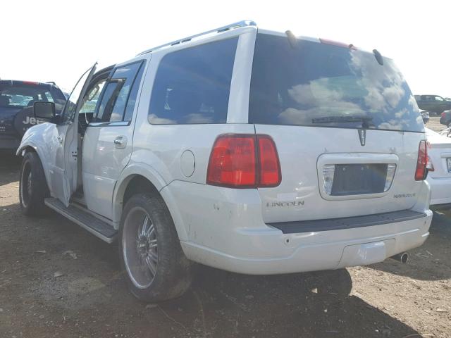 5LMFU27586LJ01010 - 2006 LINCOLN NAVIGATOR Biały zdjęcie 3