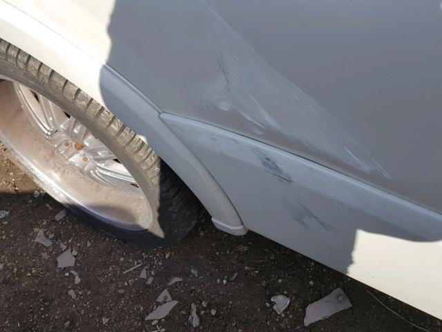 5LMFU27586LJ01010 - 2006 LINCOLN NAVIGATOR Biały zdjęcie 9